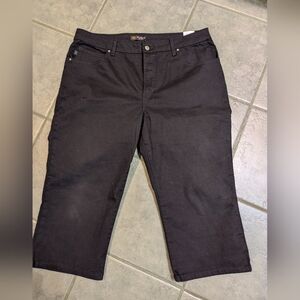 Lee Capris Size 16